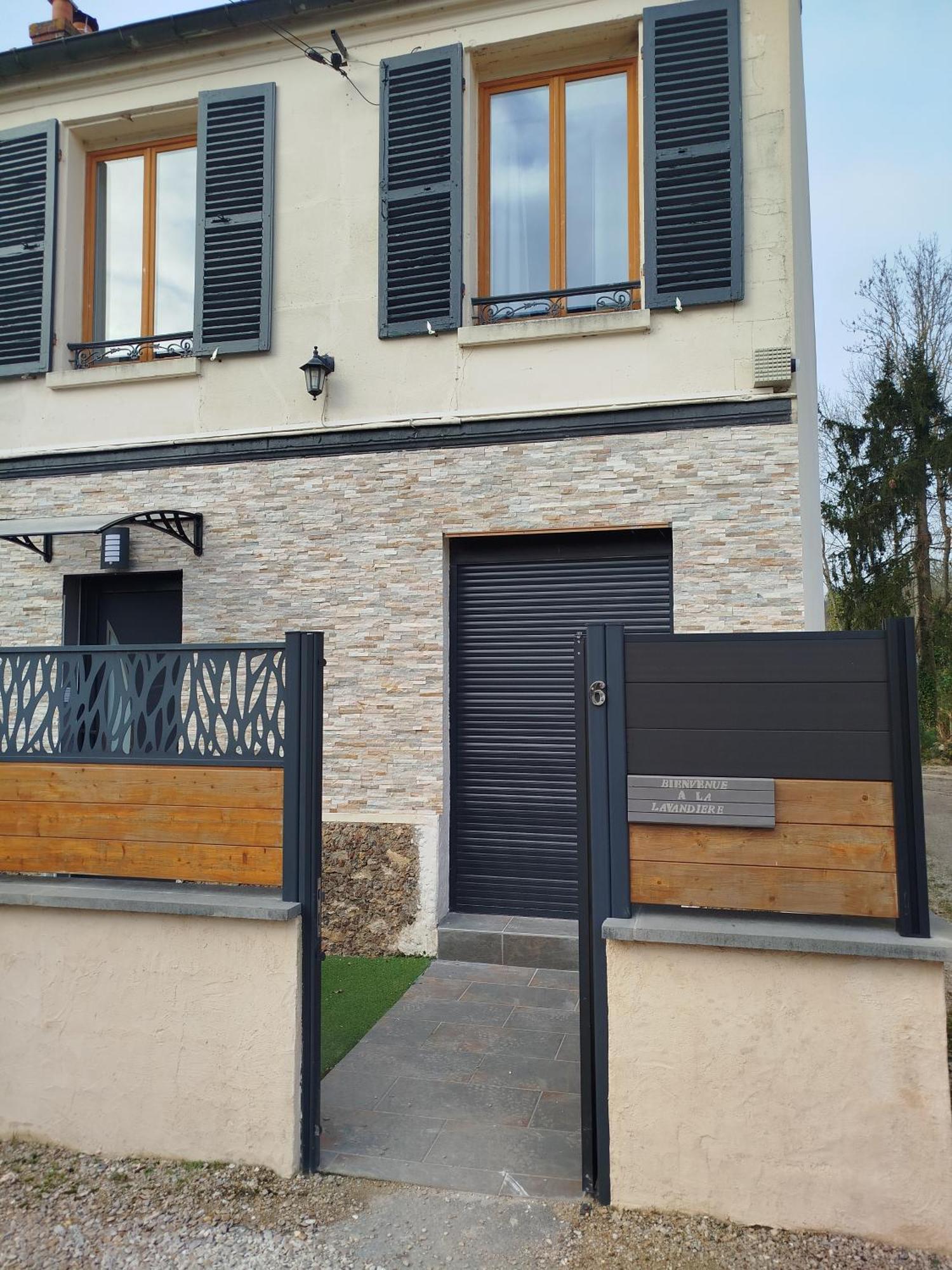 La Lavandiere Gouvernes Luaran gambar